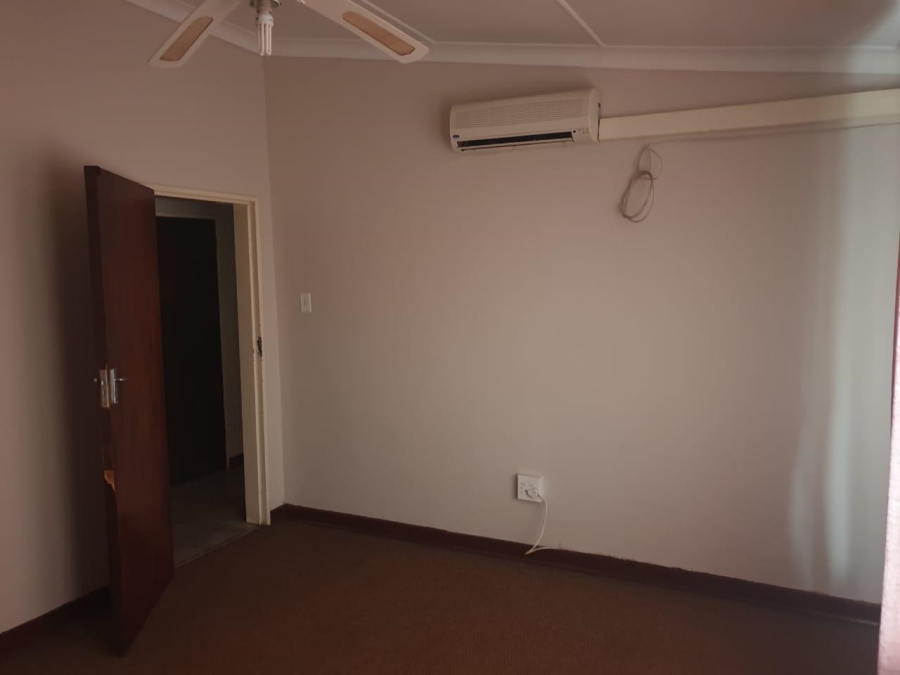 To Let 4 Bedroom Property for Rent in Kuruman Northern Cape